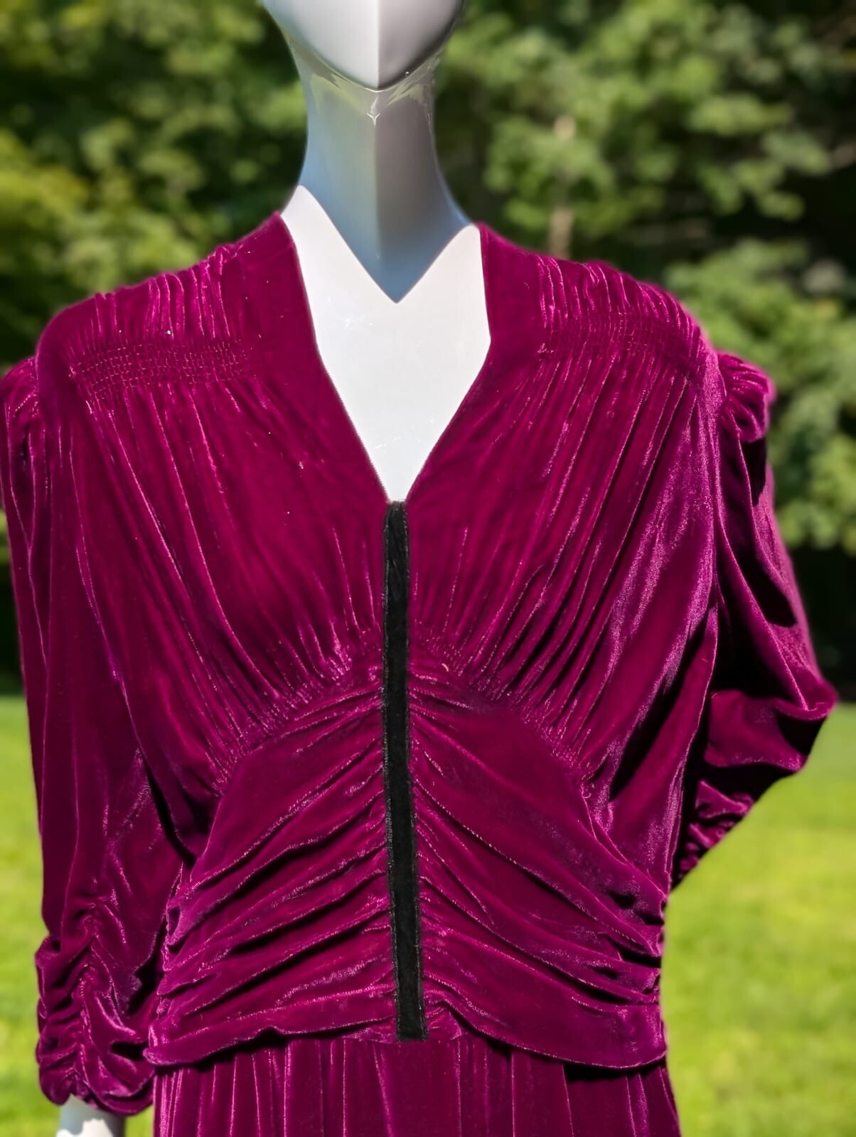 UNUSUAL VINTAGE 1940’S MAGENTA + HUNTER GREEN SILK VELVET DRESS W RUCHING