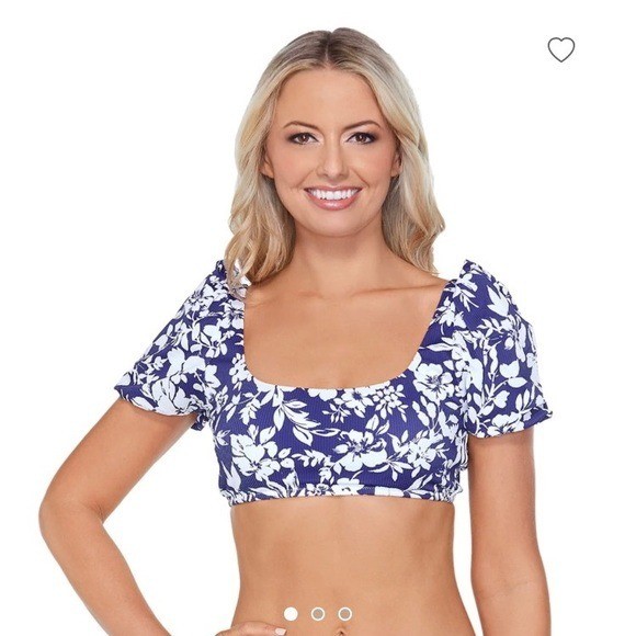 RAISINS.NWT.Paris.Bikini Top only. Blue/White.Sz XL.Floral Print. Built in cups