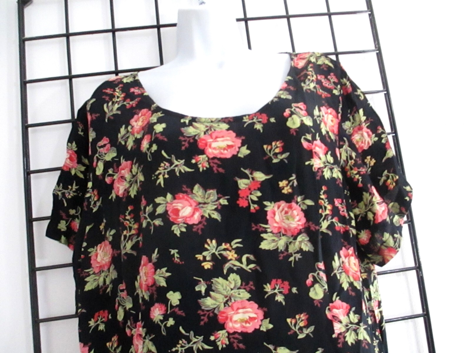 VINTAGE APRIL CORNELL 🌸 XL / 48″ BUST MAX==BLACK FLORAL / MAXI SHIFT DRESS
