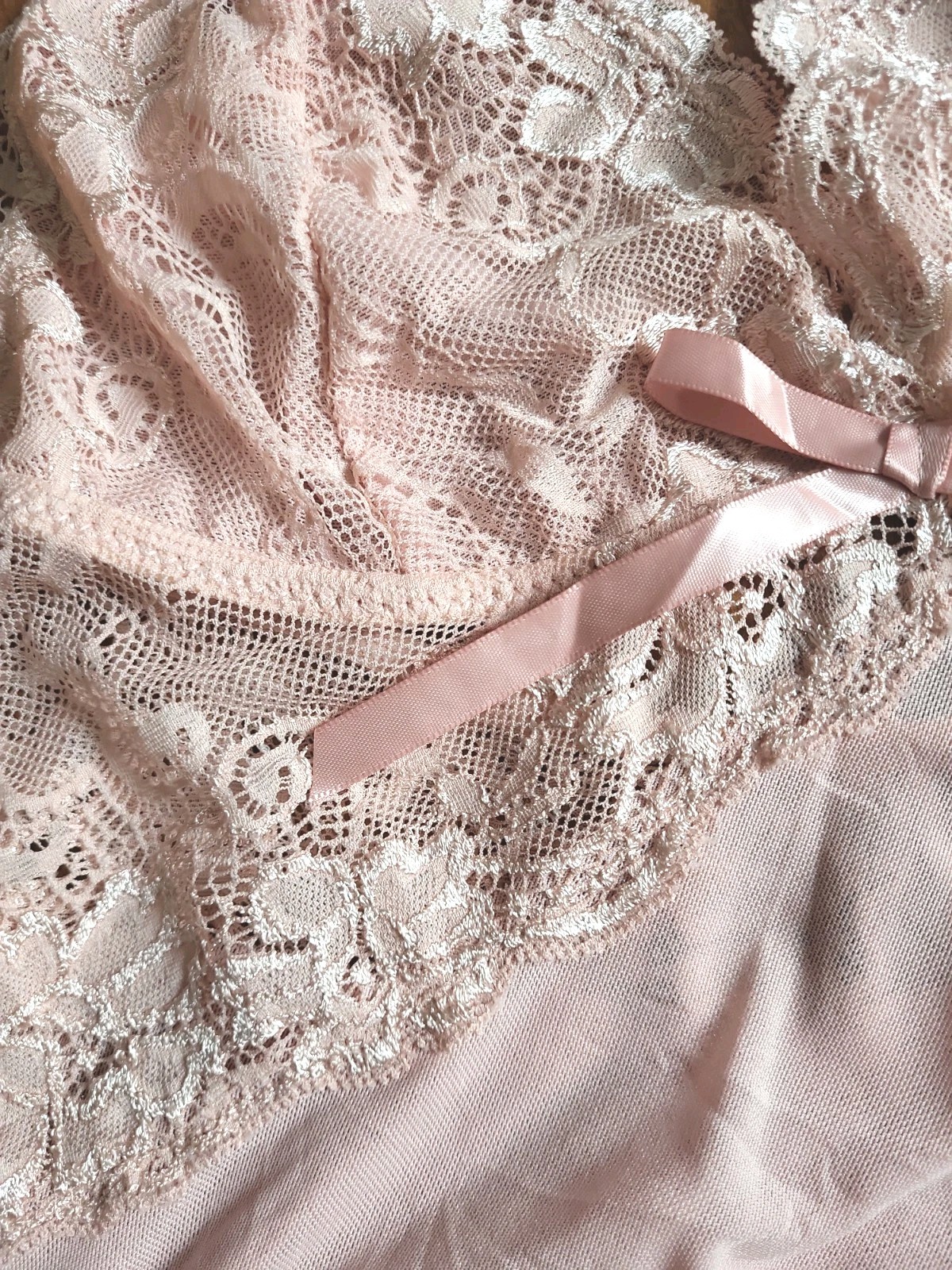 Pink Lace babydoll nightgown adjustable spaghetti straps and a small Bow. Sz M