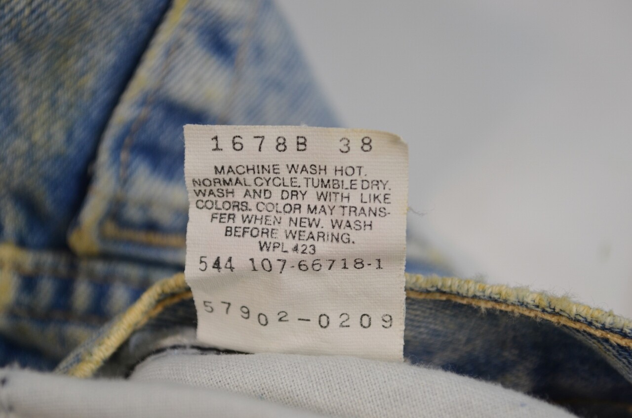 Vintage 80’s Levi’s Women’s Jeans Light Wash Denim Size 9 Made in USA