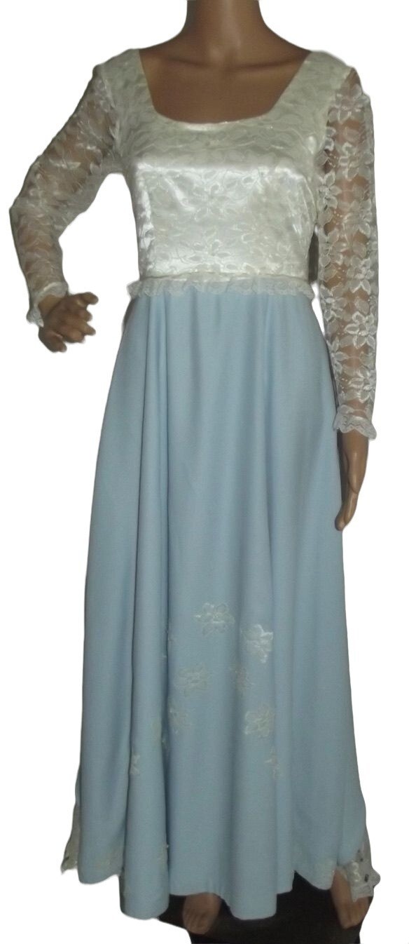 Vtg Blue & Ivory XS Lace Long Wedding Dress back buttons square neck hand made
