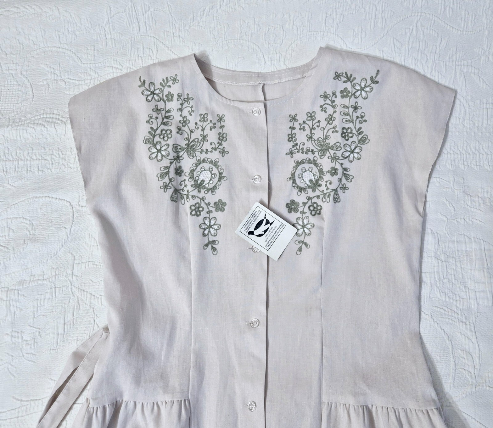 vintage dress ussr women’s dress robe made of linen with embroidery Ivanovo