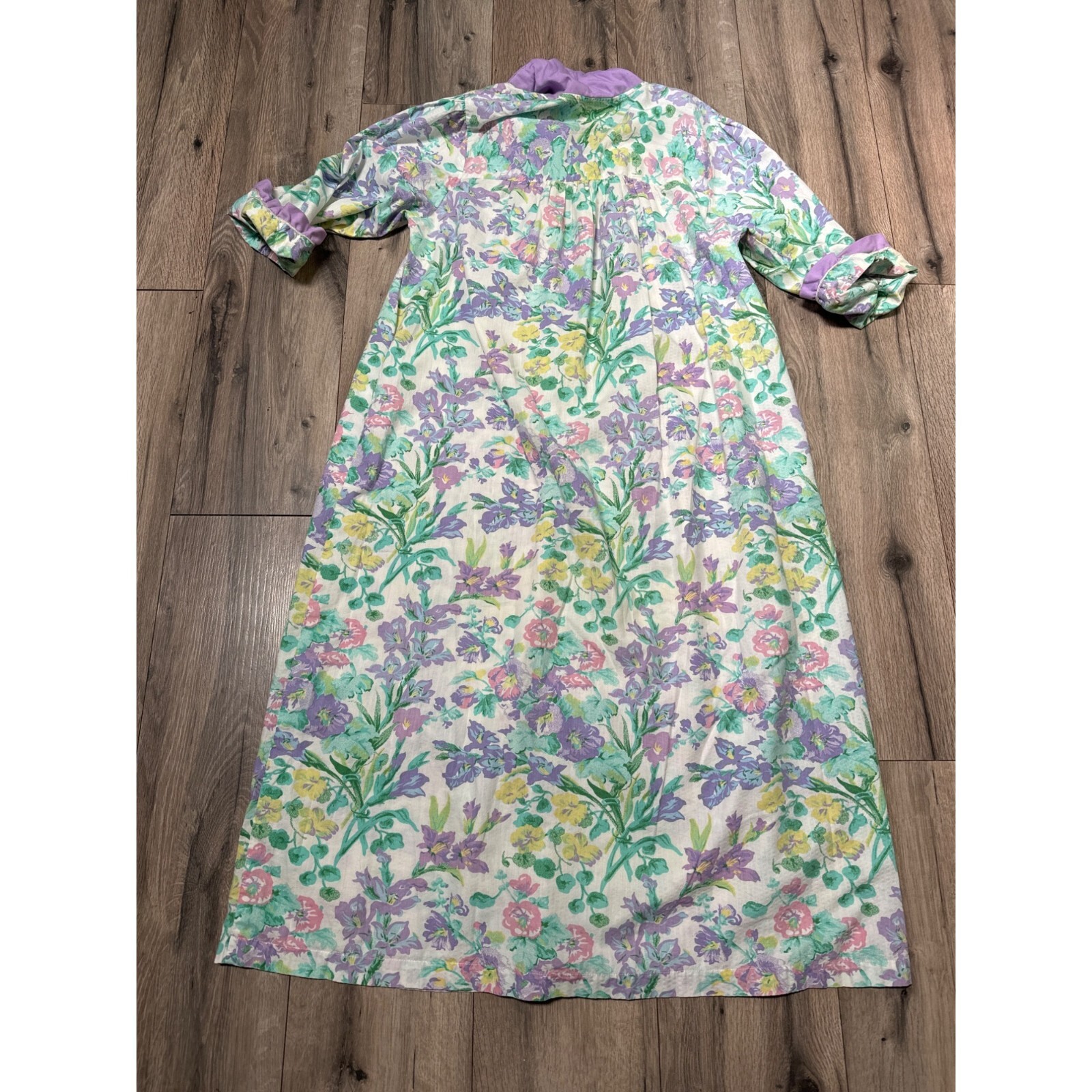 Vintage Models Coat Floral Nightgown Robe Size M 55% Cotton 45% Polyester White