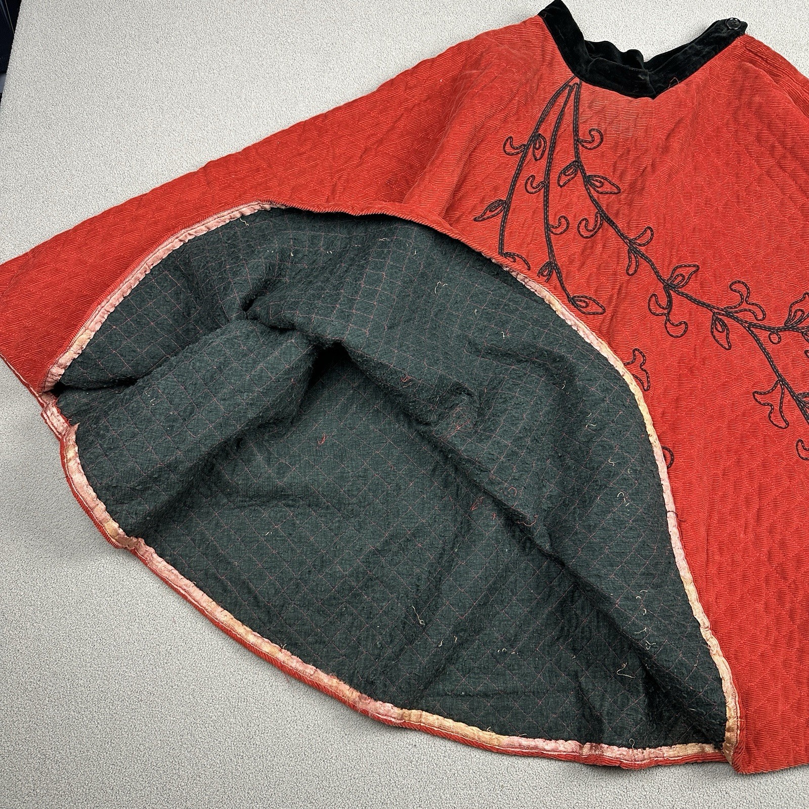 Vtg Quilted Red Swing Skirt Black Flower Handmade 24” Waist Midi 29” Long