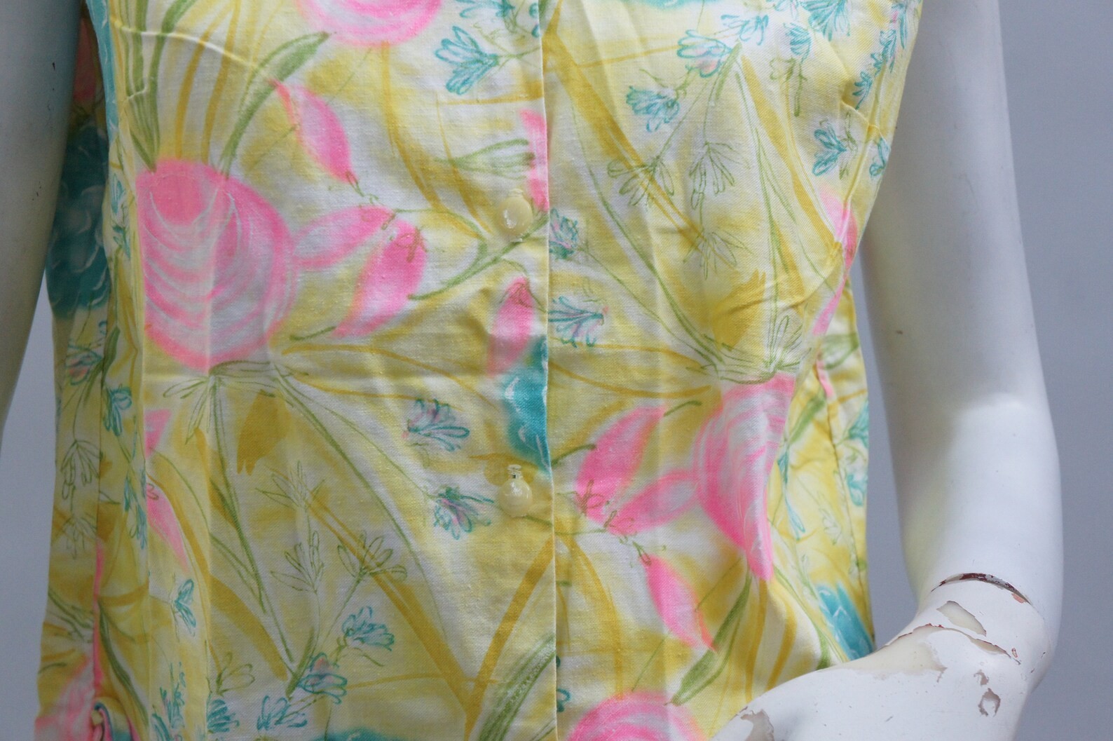 Vintage 60s Bright Floral Print Sleeveless Blouse Top Shirt Retro Mid Century Co