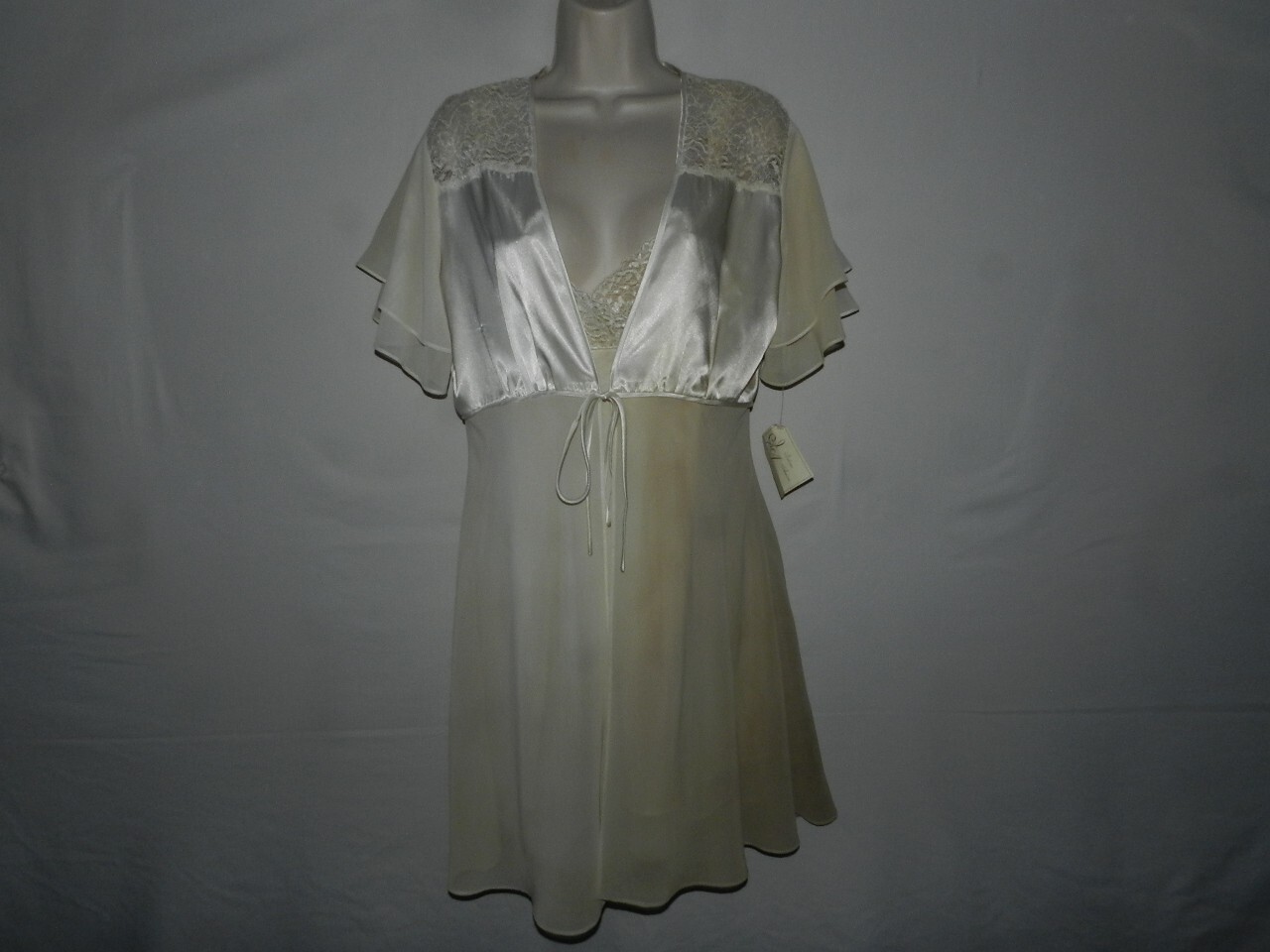 Ivory Medium Set Intimo Amore lingerie 2 pc robe babydoll NWT