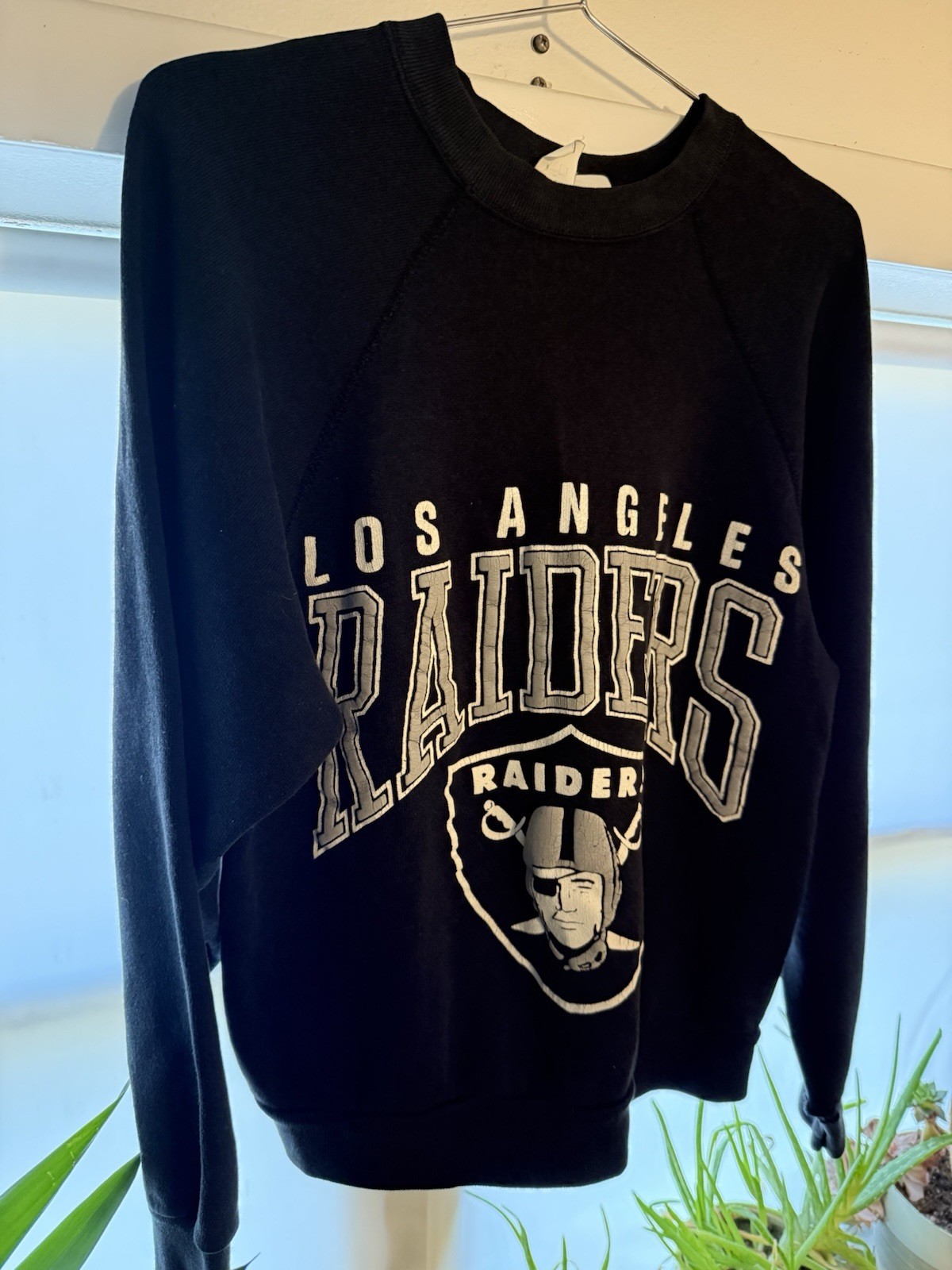 Vintage Los Angeles Raiders Women’s Small Sweater 90s Y2K Las Vegas NFL 2000’s
