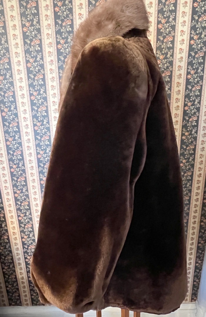 Vintage Stylish 1940s Genuine Sheared Lamb Mouton Coat with Separate Mink Collar
