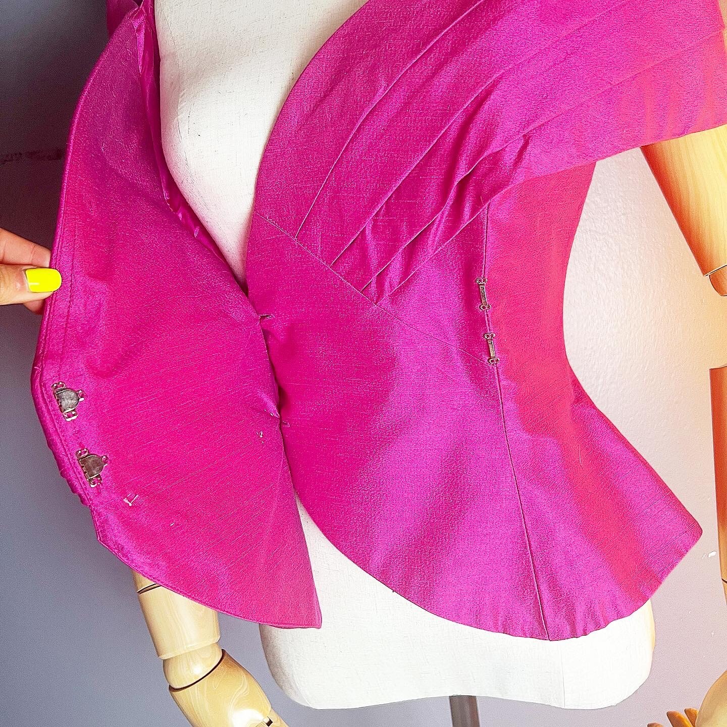 FUCHSIA PINK 90’s Y2K Vintage Peplum Pearl Rayon Portrait Collar Jacket Top XS S