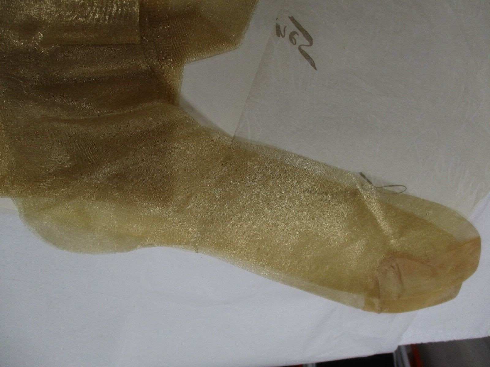 1PR VINTAGE HANES 615 RT SHEER HEEL FLAT NYLON STOCKINGS SZ 11 LONG GOLD SPARKLE
