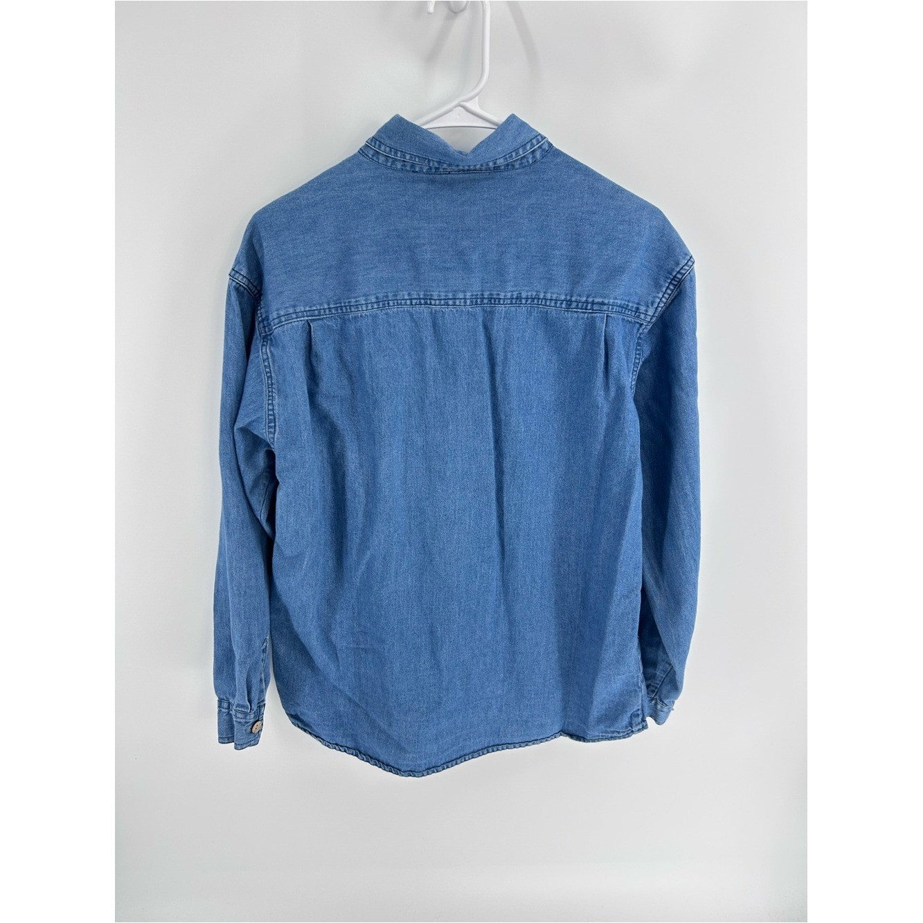 Vintage Embroidered Blue Denim Long-Sleeve Button-Up Shirt – Size M/L