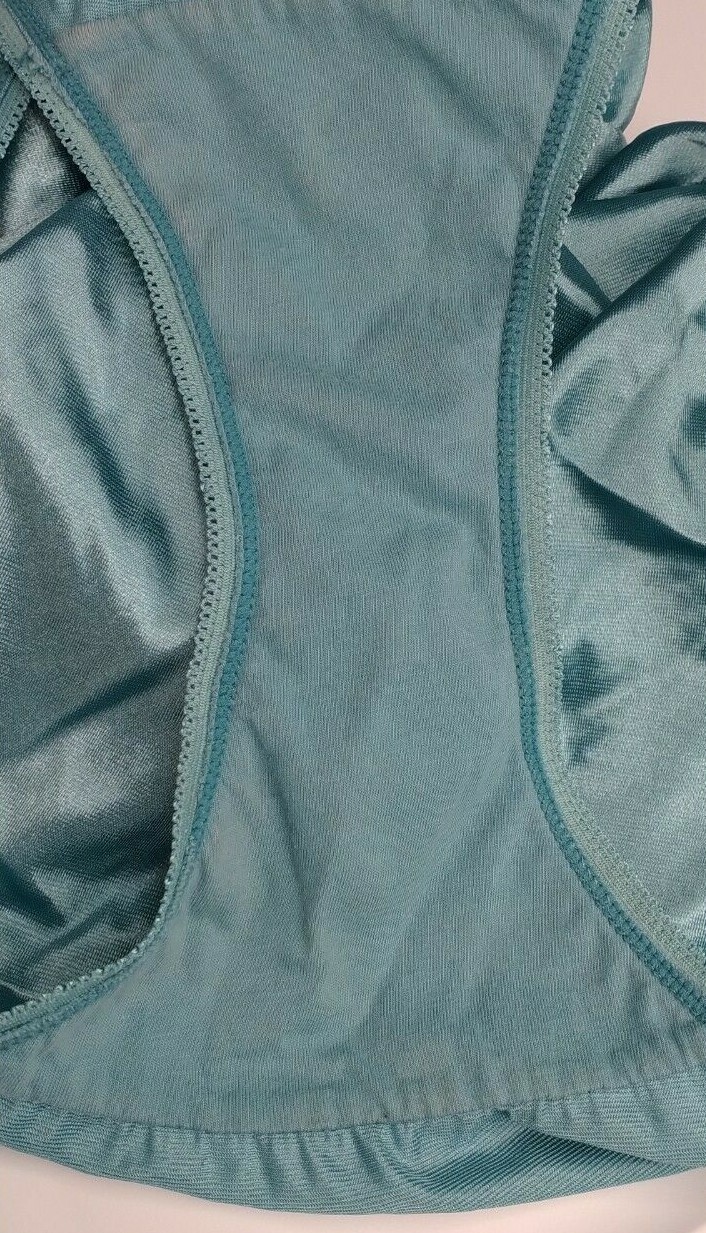 BEAUTIFUL SECOND SKIN GRANNY PANTIES SIZE 15 SHINNY SILKY TEAL 3% SPANDEX