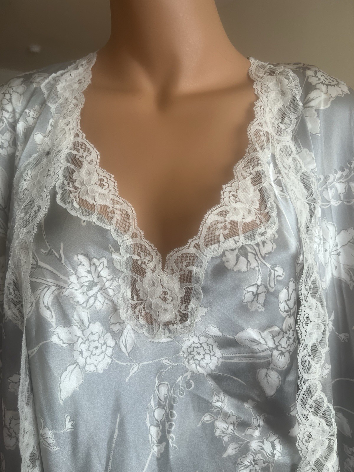 VTG Jacklyn Smith Full Length Satin Robe + Night Gown Set Silver Floral NWT M