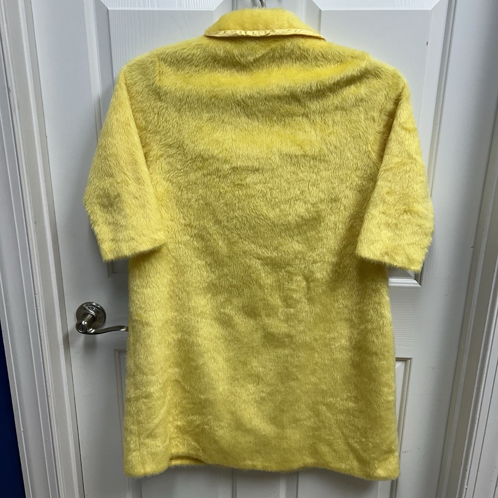 Womens Vintage Sz 10 Yellow Faux Fur Coat 3/4 Sleeve Buttons Satin Trim Pockets