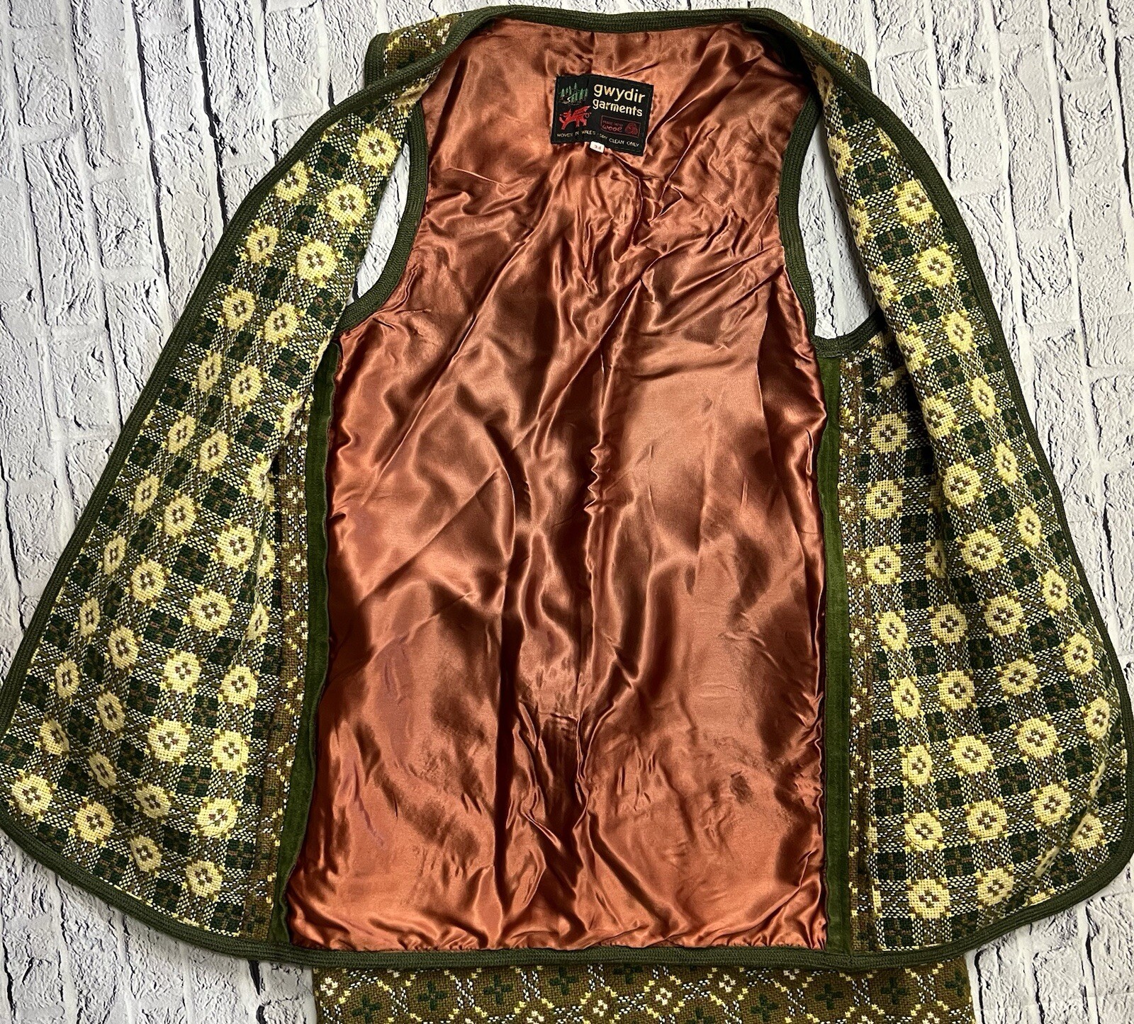 Vintage Welsh Gwydir Garments Pure New Wool/Suede 2pc Skirt Vest Top 34 Small