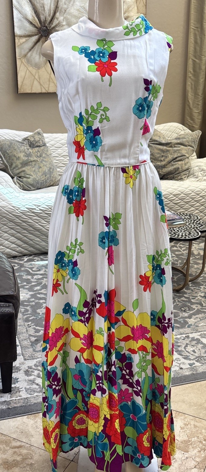 Vintage 1970’s Waltah Clarke’s Hawaiian Shops dress size 10