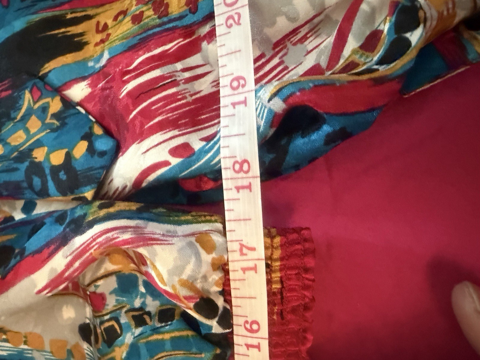This Beautiful Da-Rue Vintage 80s Blouse Multi Colored Size 12/14 bow at neck