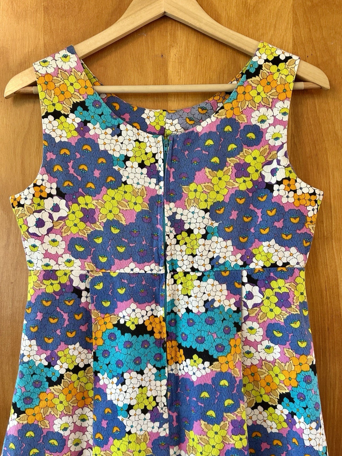 Vintage Hawaiian Dress 100% Cotton Made In Hawaii Floral Double Pleated Back