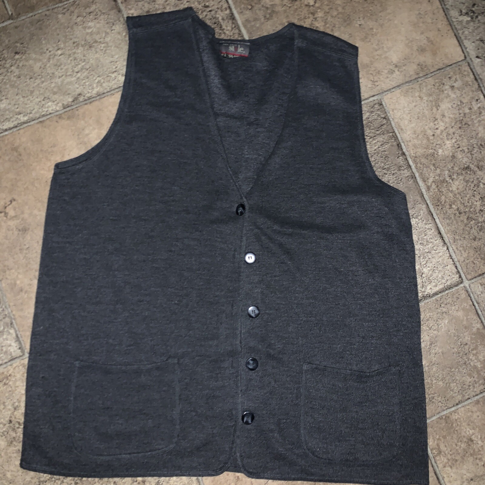 B.E. Basic Editions & New York Style Gray Off White Vest Sz L LOT of 2 ❤️eb15m2