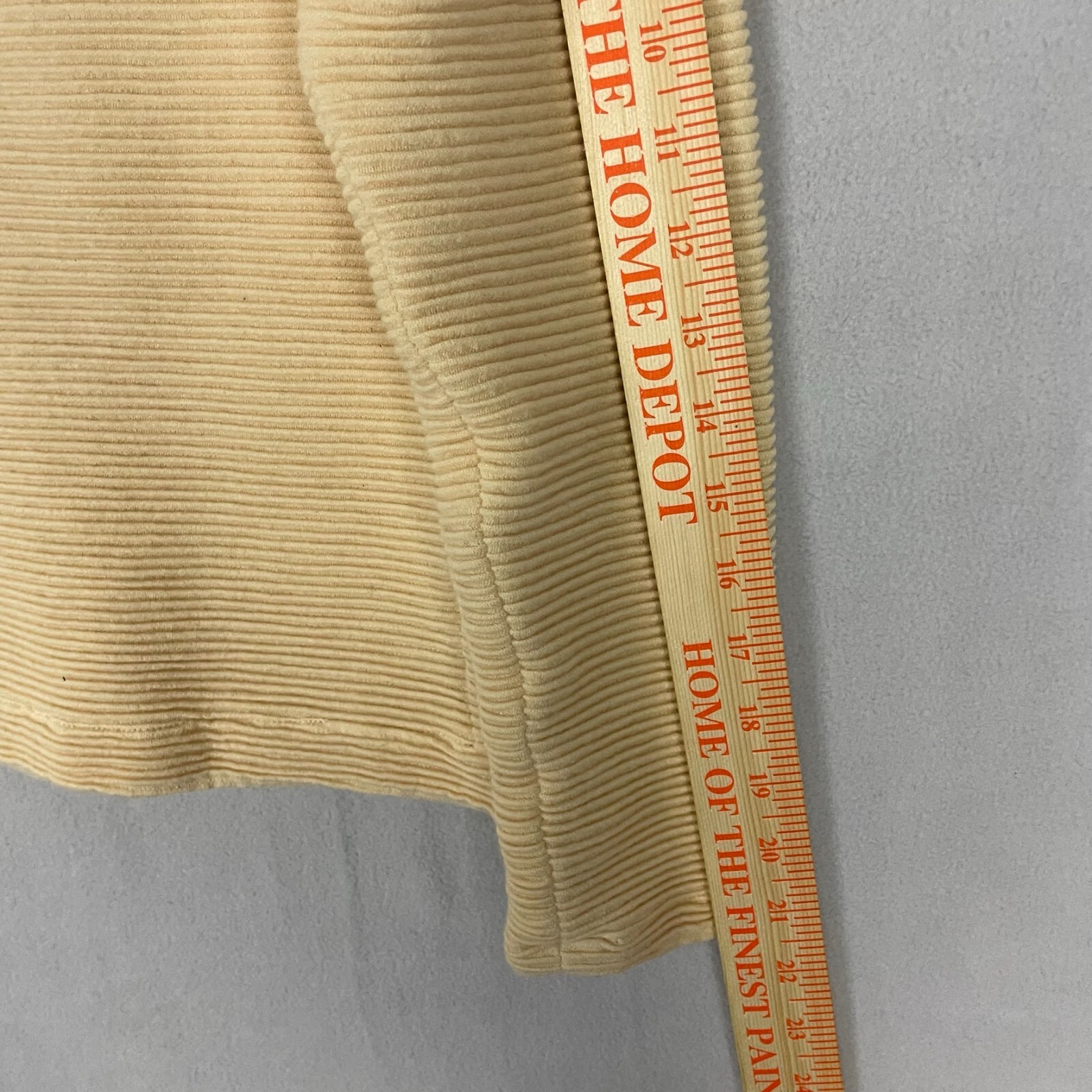 Vintage Miguel Cruz Women’s Top 100% Wool Sweater Ribbed Yellow