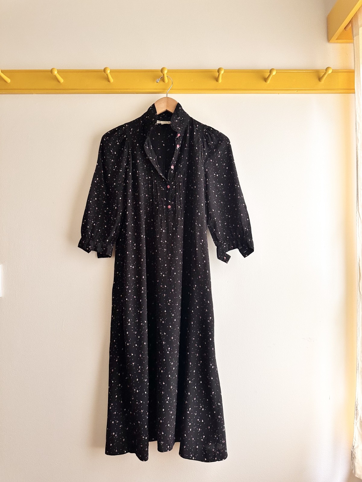 Vintage 80s Belle France black viscose floral print 3/4 puff sleeve easy dress S