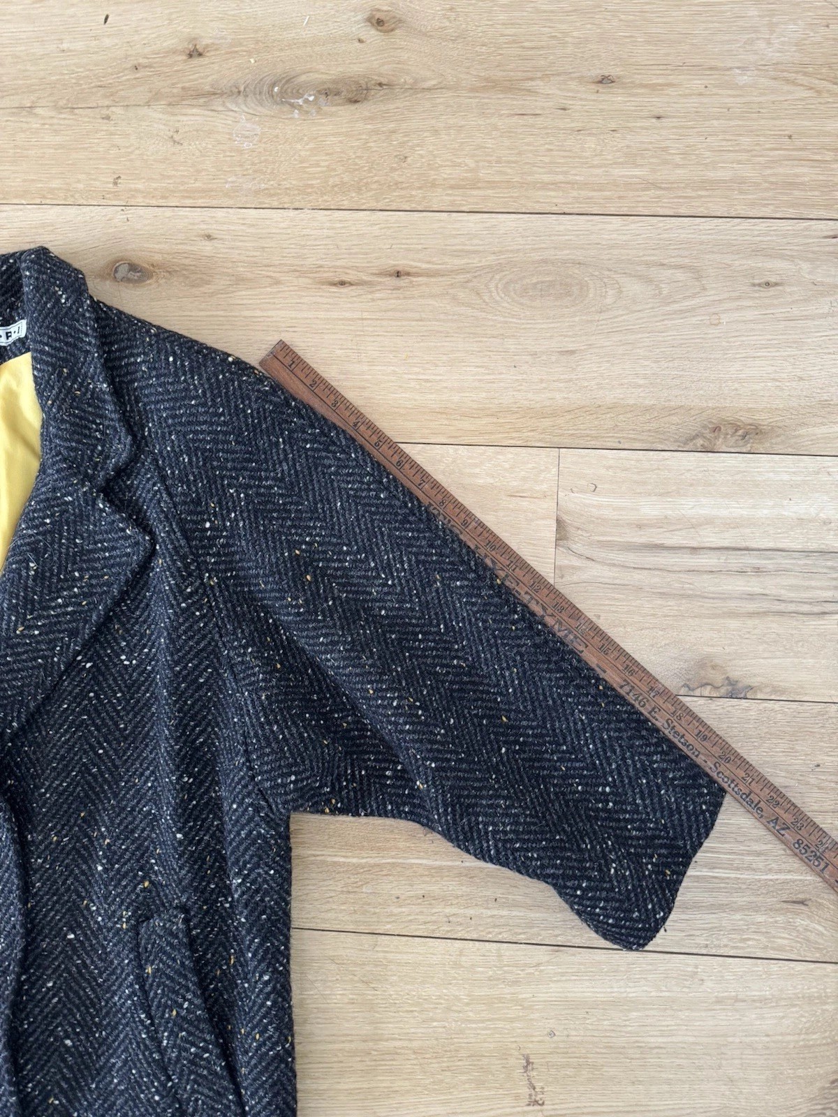 Vintage Women’s Charcoal Gray Wool Tweed Coat. Bracelet Length Sleeves. M