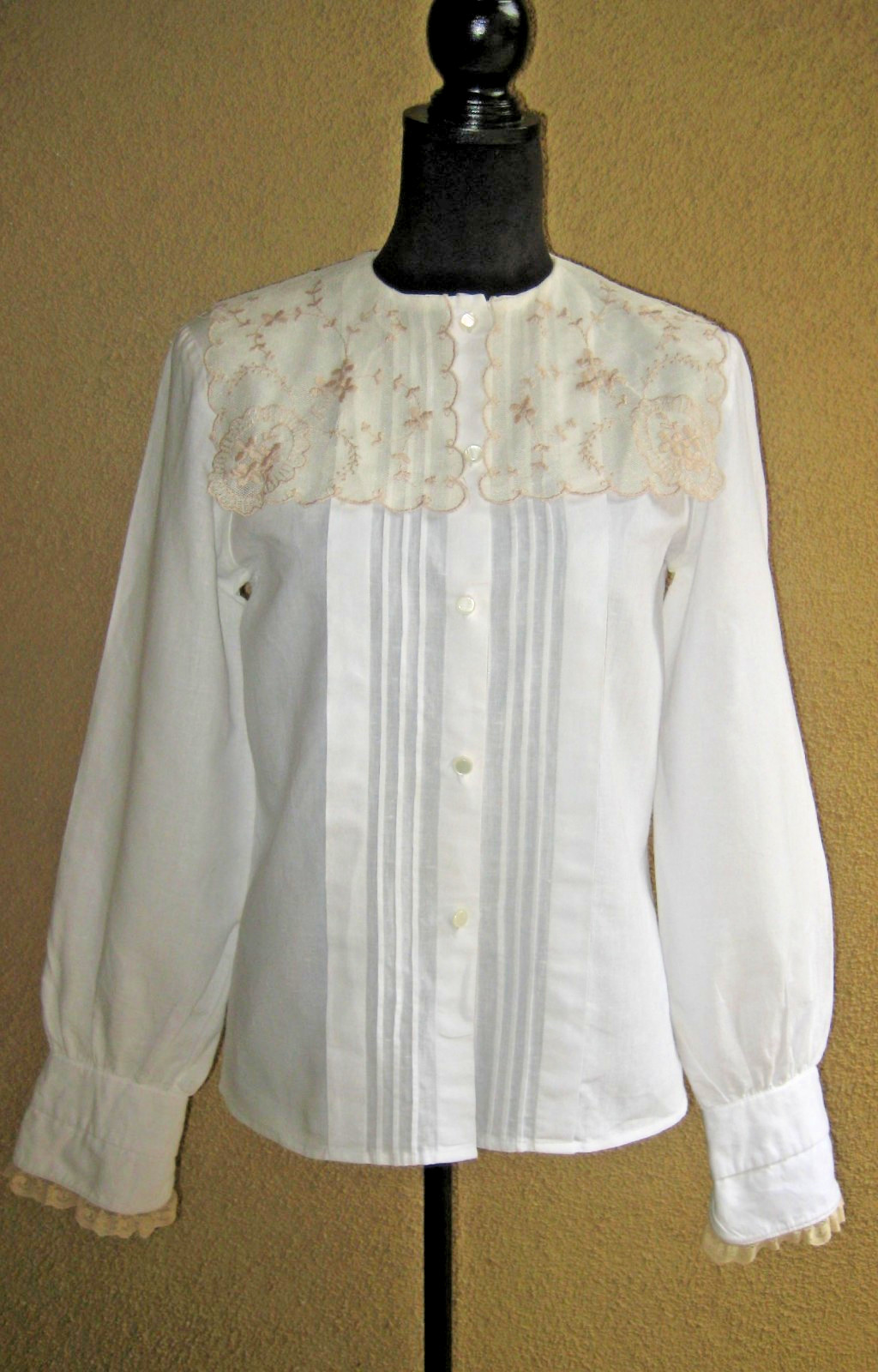 Vintage Outback Red white Ramie/cotton pintuck mesh embroidery collar blouse S