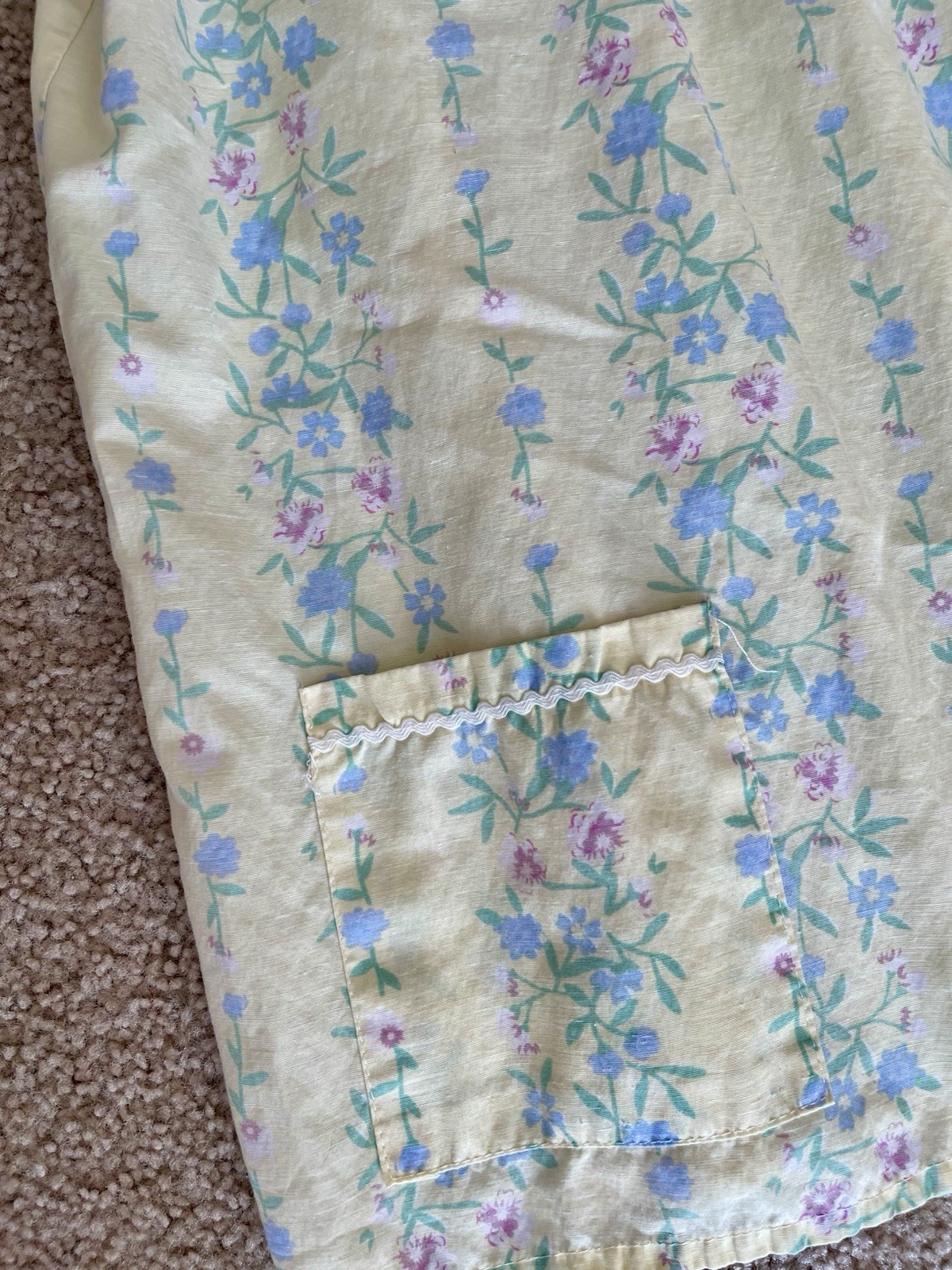 Vintage 70’s Floral Casual Nights Womens Large Yellow Housecoat With Pockets