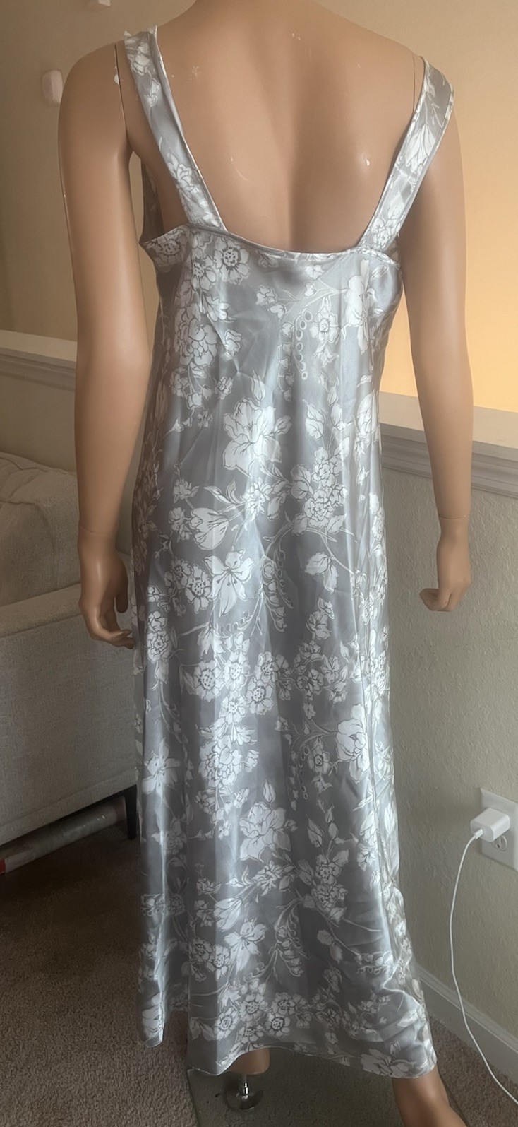 VTG Jacklyn Smith Full Length Satin Robe + Night Gown Set Silver Floral NWT M