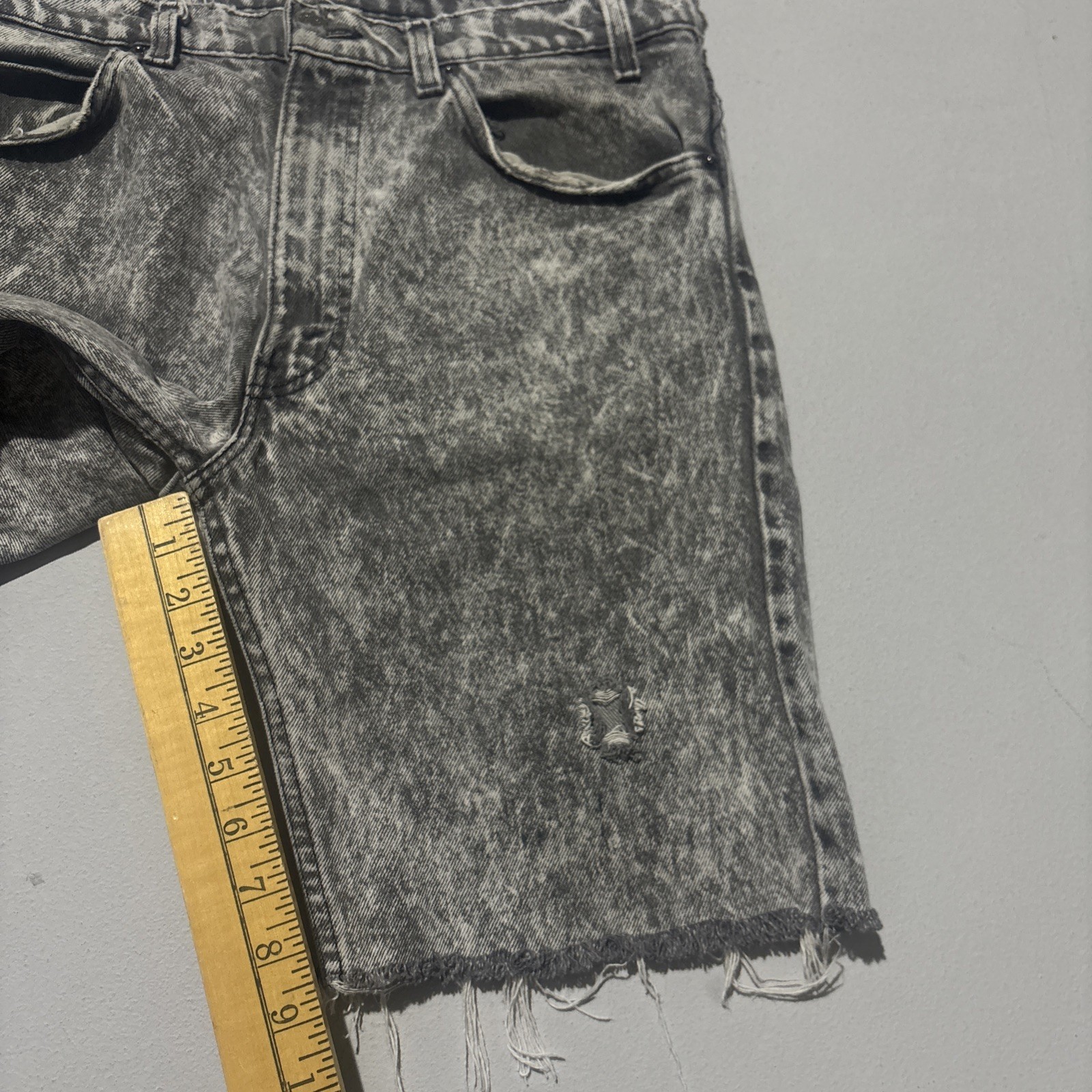 Vintage 80’s Levi’s 32 Black Acid Washed Denim Cutoff Shorts Raw Hem USA