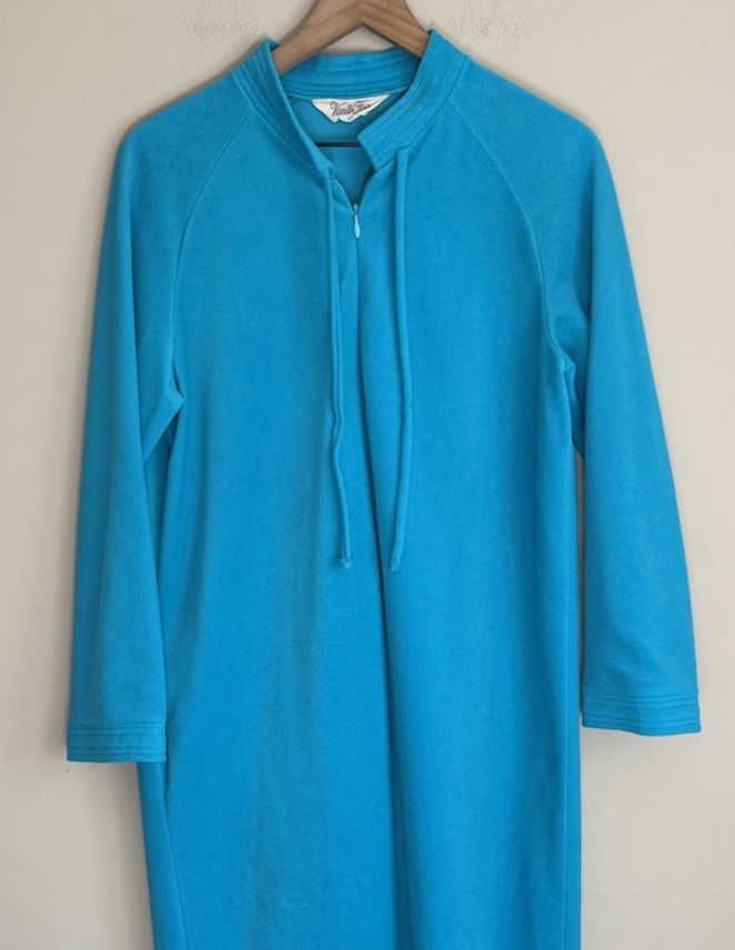 Vintage Vanity Fair Velour Robe Womens Small Classic Comfortable