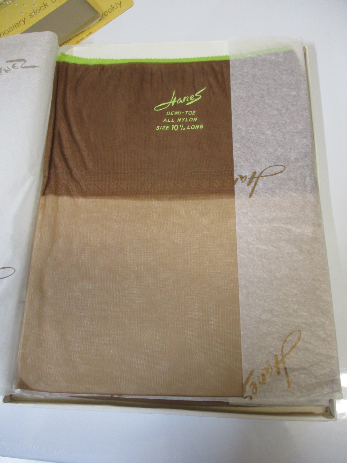 3PR VINTAGE HANES 615 RT SHEER HEEL NYLON STOCKINGS SIZE 10 1/2 LONG BARELY THER