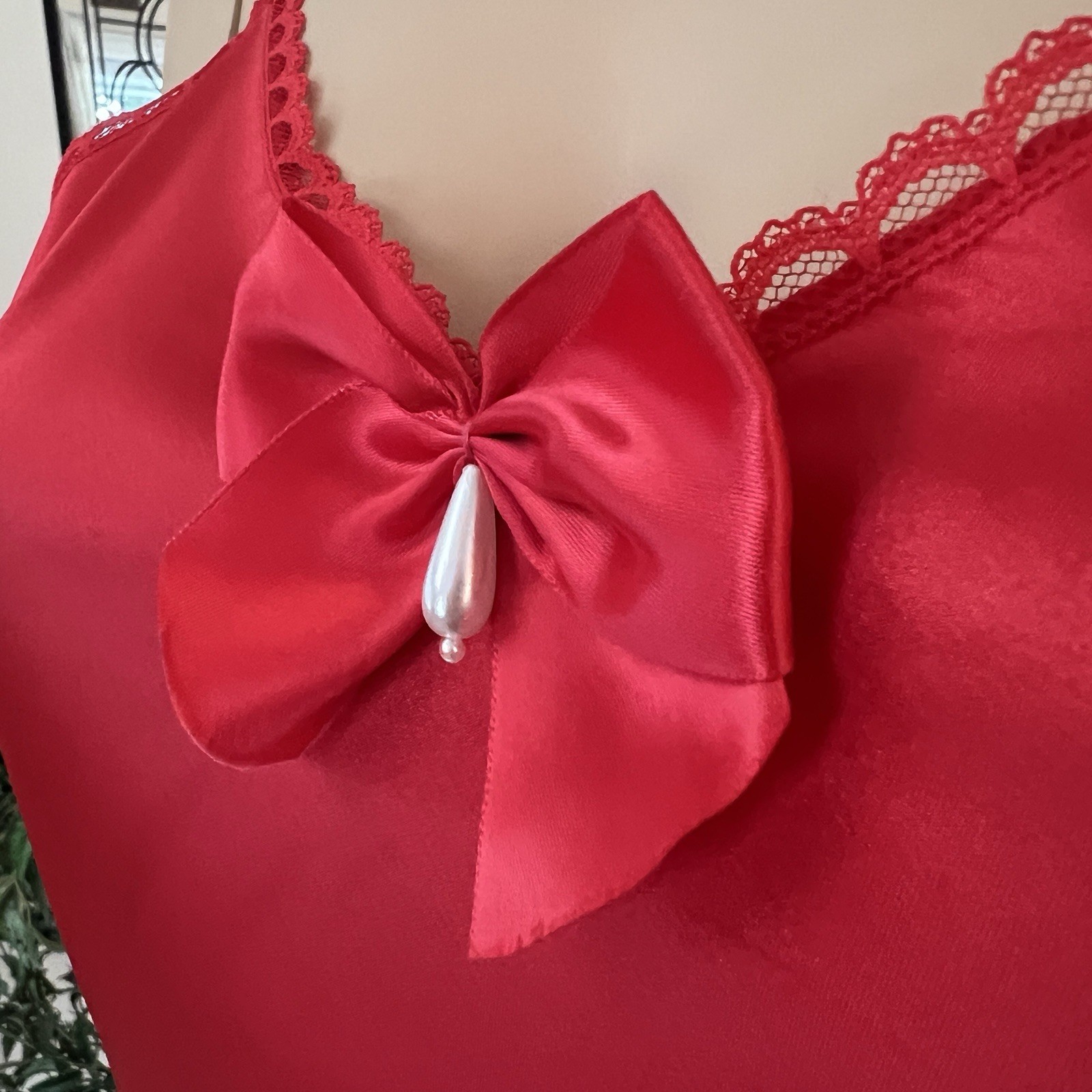 Vintage Lady Manhattan Red Lace Trim Bow Size LARGE 40 USA Pin Up Sexy Chemise