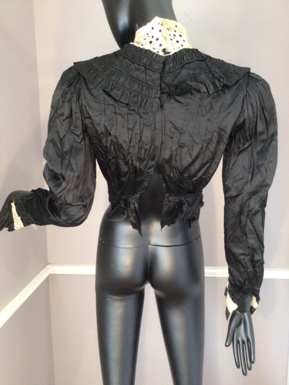 Authentic Vintage Black Silk and Lace Gibson Girl Era Bodice (E-9)
