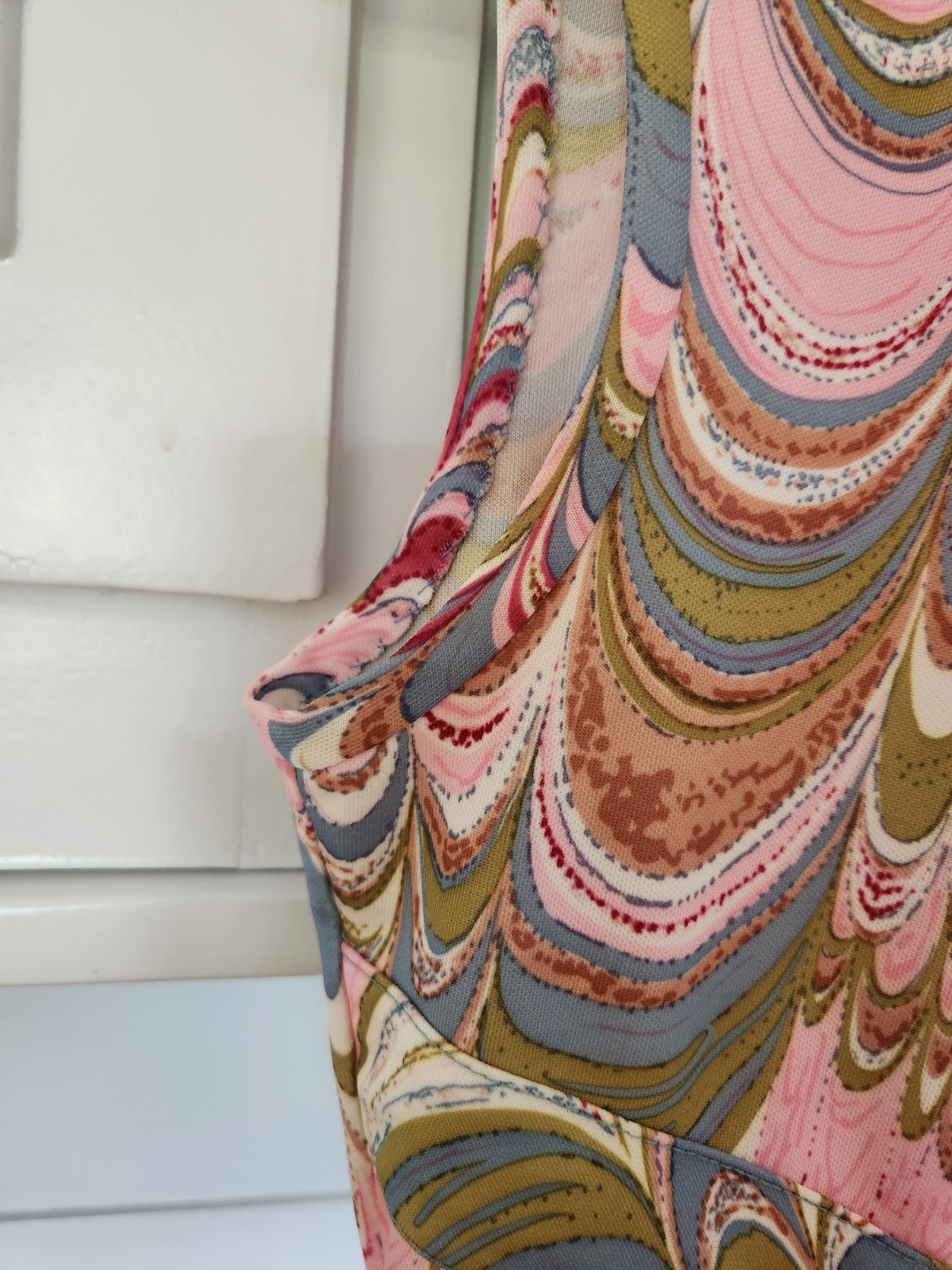 Vintage 1970’s Leslie Fay Sleeveless Hippie Marbled Maxi Dress Size 4 / Small