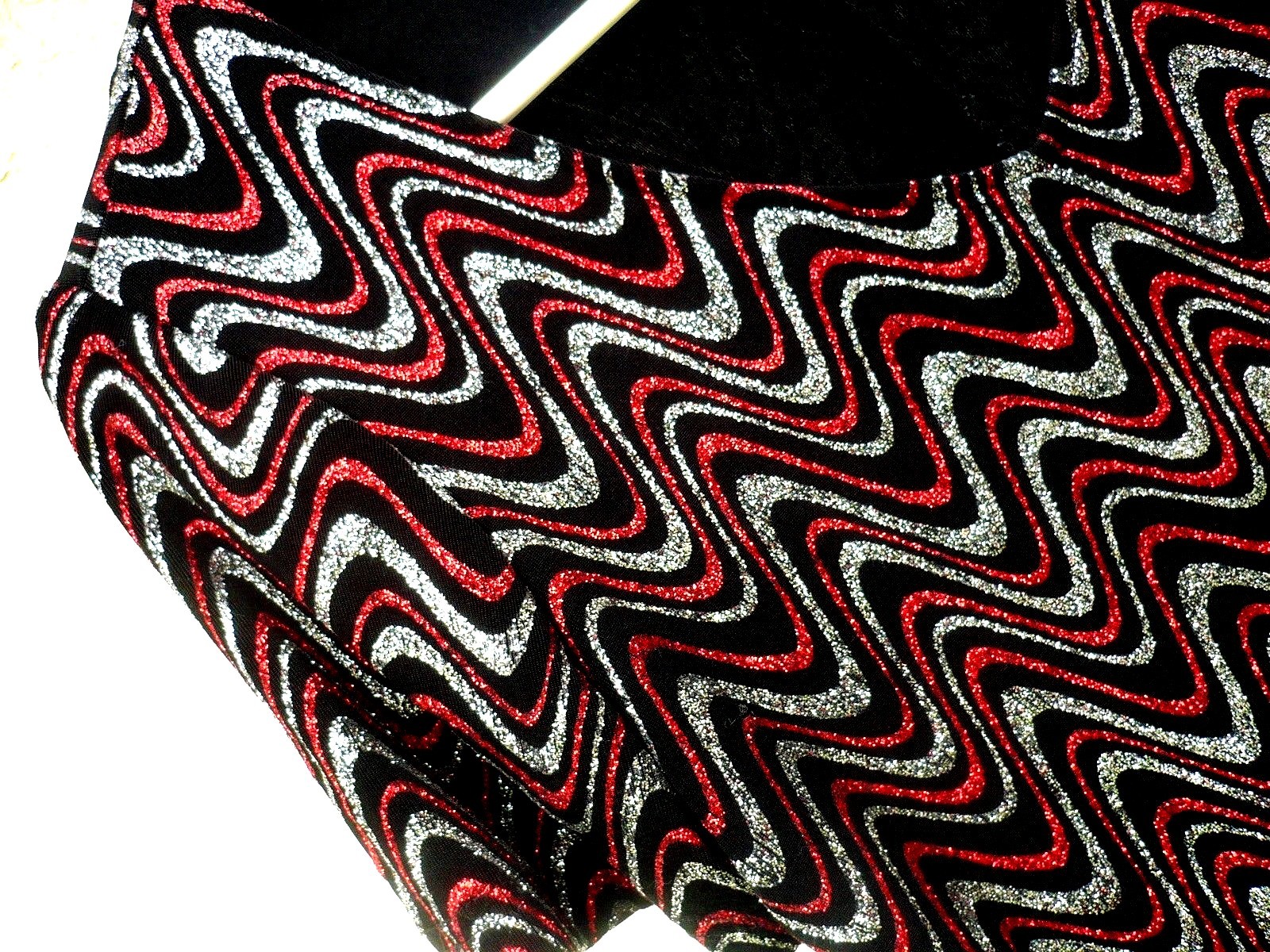 VTG DRESSBARN M RED SILVER SPARKLE EVENING SPIRAL WAVE STRETCH TOP BLOUSE WOMEN