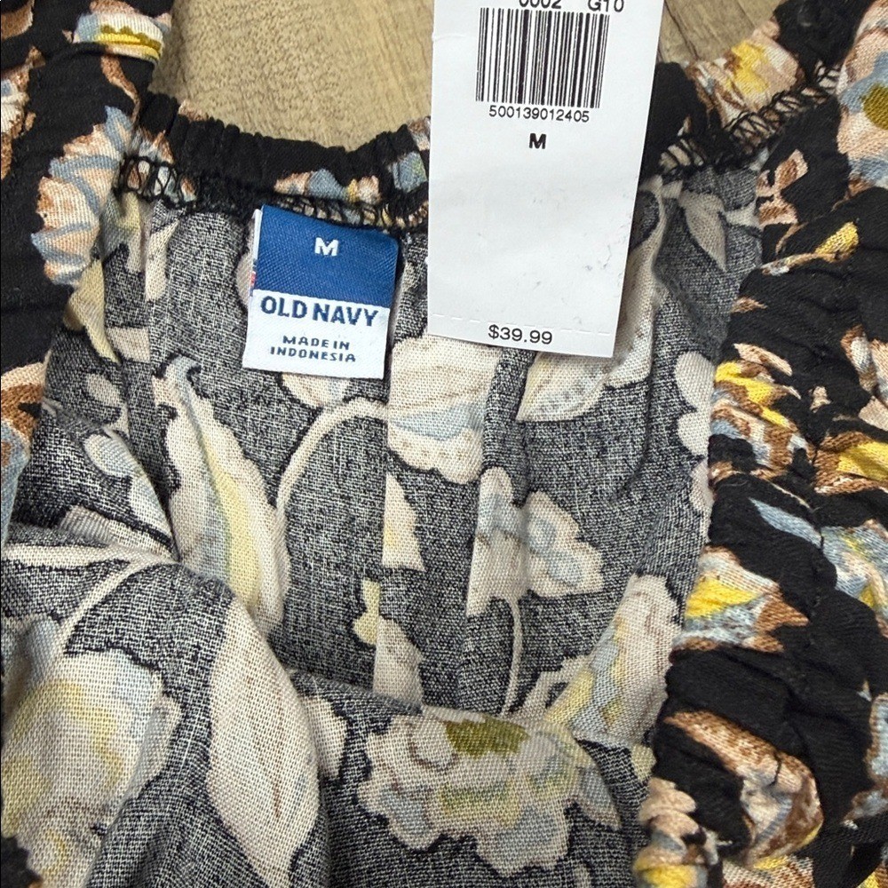 Old Navy Women’s Floral Dress in Black and Yellow. NWT. Size Medium