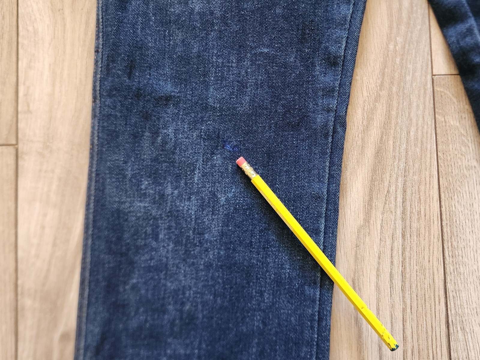 Vintage Levi’s White Patch Big E Women’s Jeans 26×35 High Waisted Mom Jeans 60’s