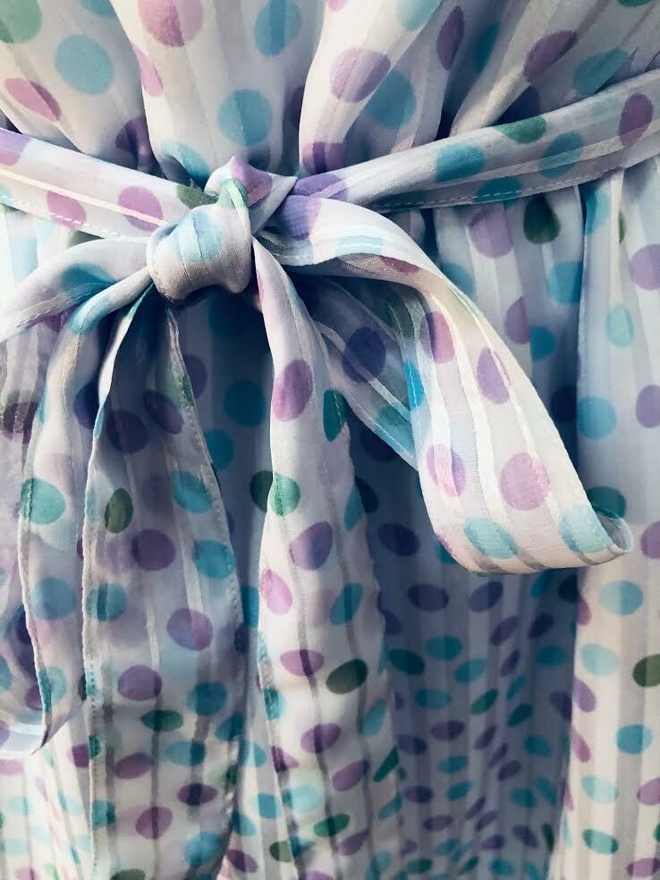 VTG 70s Cottagecore Pretty pale blue + lavender ruffled polka dot belted dress M
