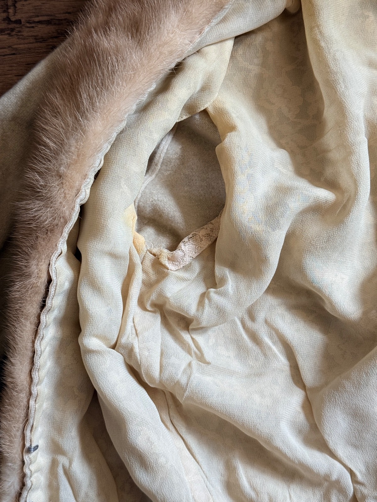 DALTON 100% CASHMERE MINK FUR COLLAR WOMEN’S 50’S VINTAGE SWEATER BEIGE