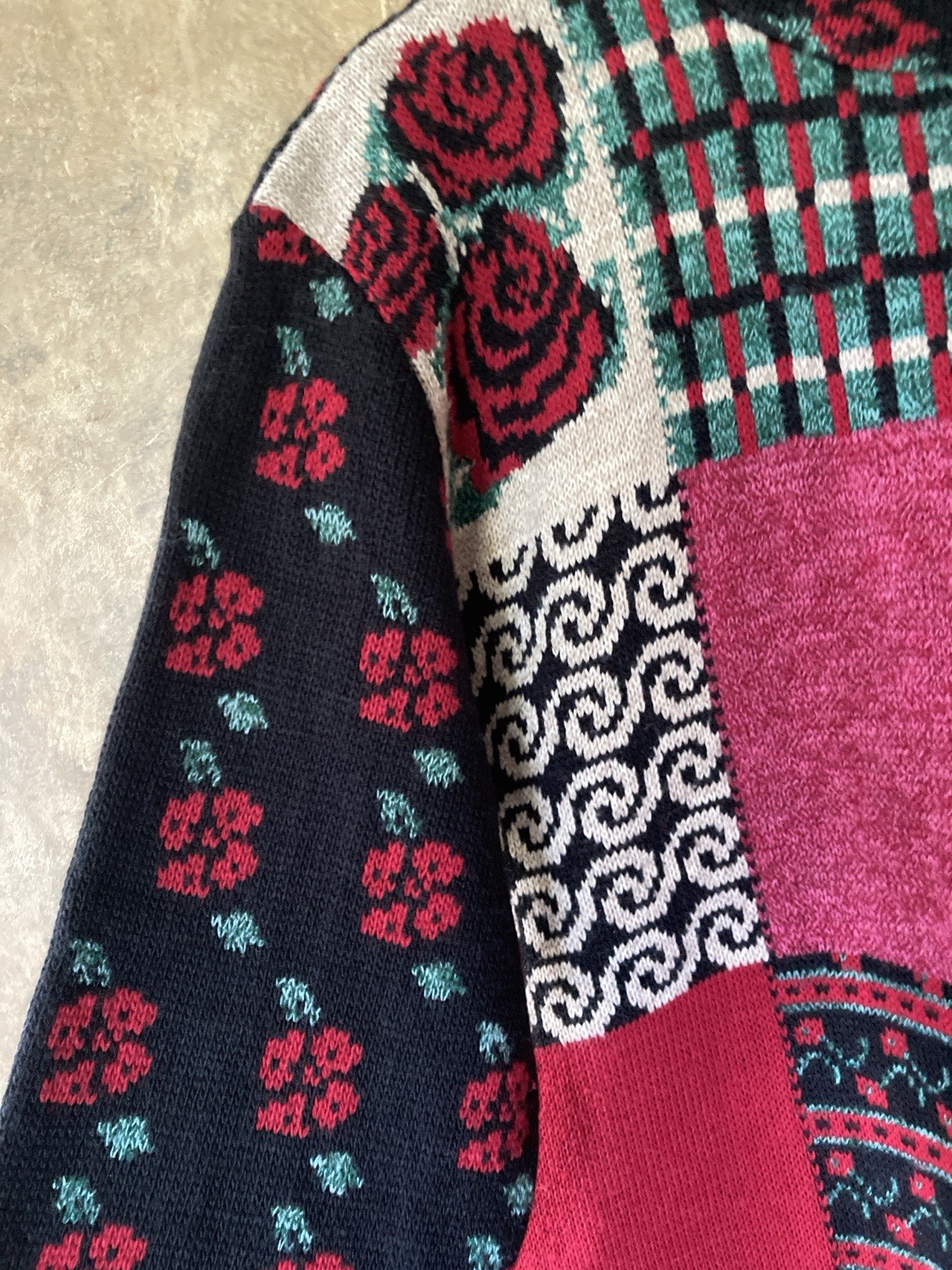Vintage 1980’s Maggie Lawrence Granny Core Floral Roses Festive Sweater Black XL