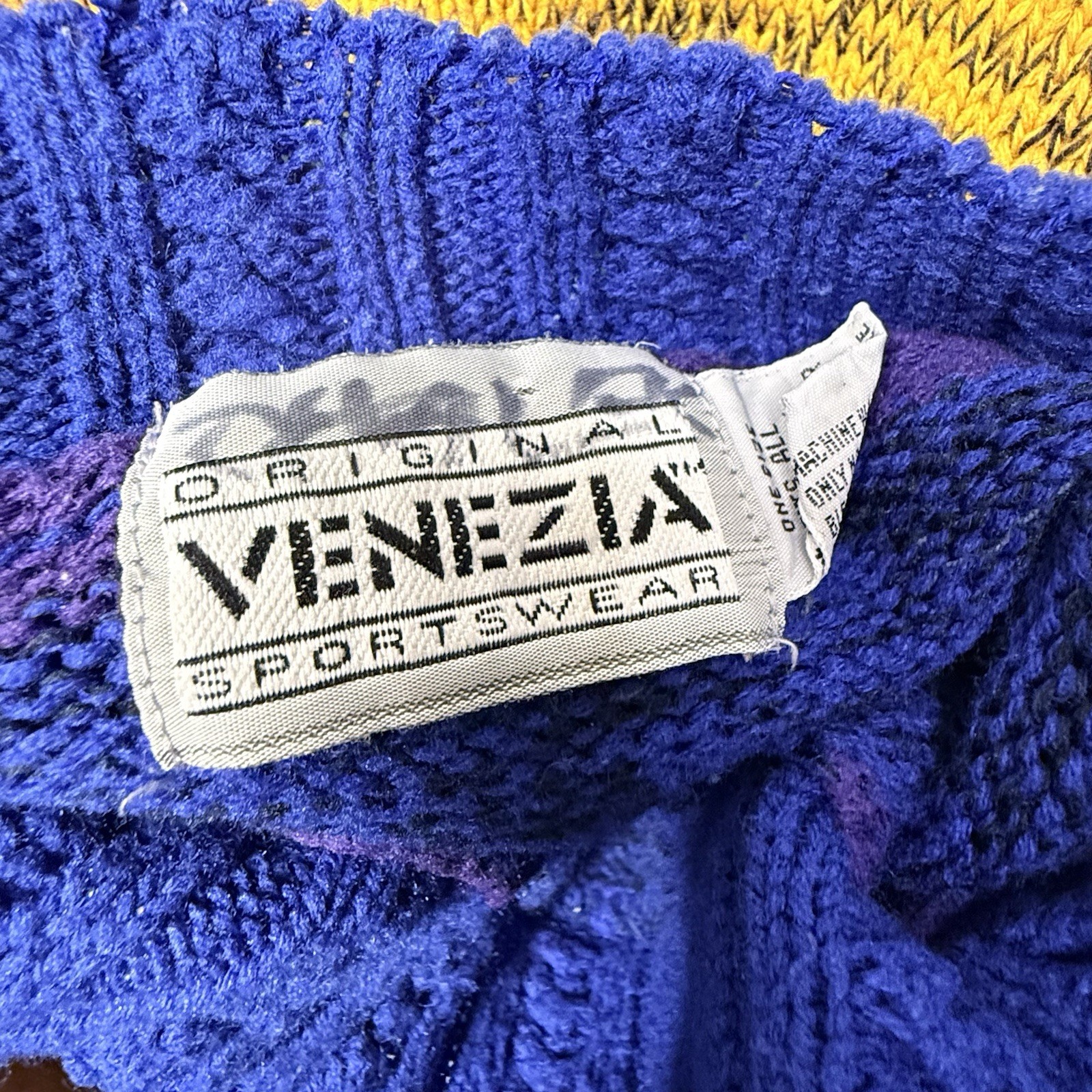 Vintage Venezia Sportswear Multicolor Rainbow SS Sweater Oversized One Size