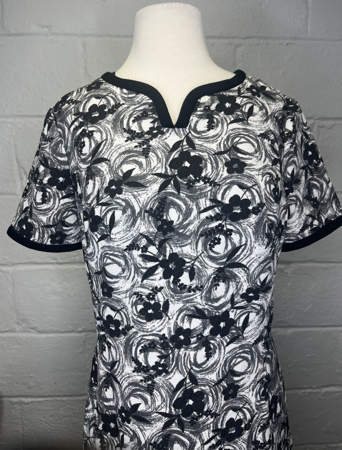 Vintage 60s Edith Flagg Mod Knit Dress Medium Black White Stretch Midi Floral