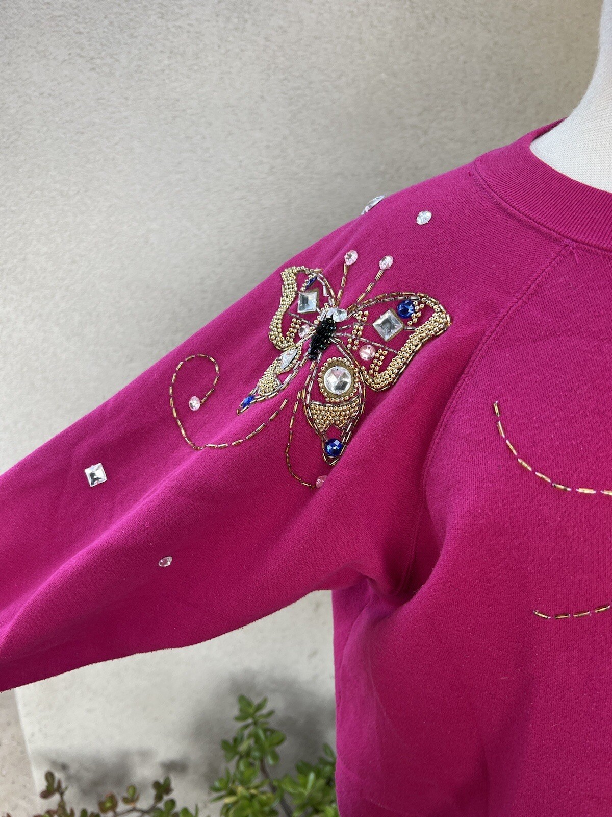 Vtg glam sweatshirt top Raspberry pink butterfly beaded Sz M Eminent