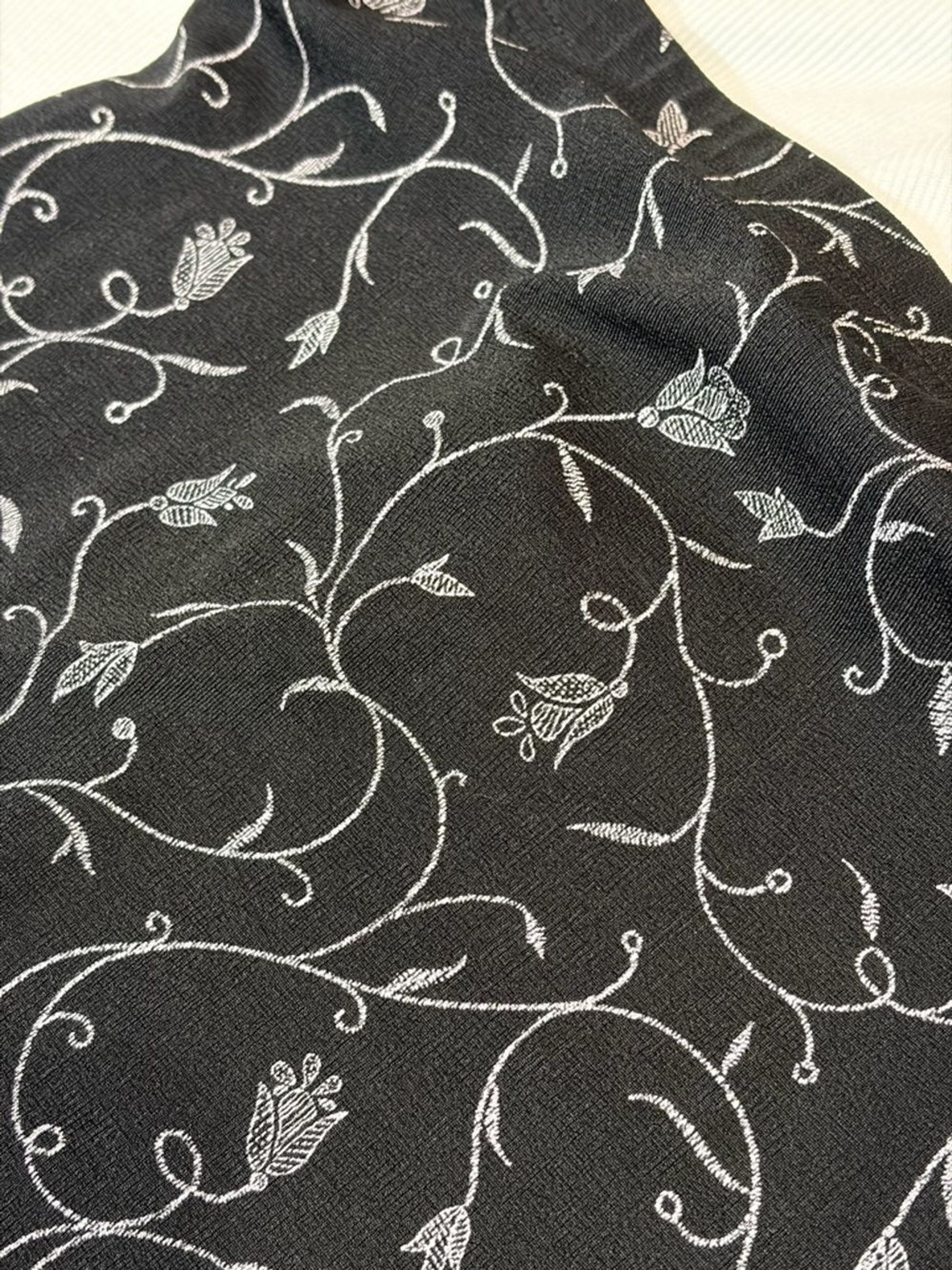 Vintage Black w. White Floral-Print long length Skirt side slit stretchy y2k