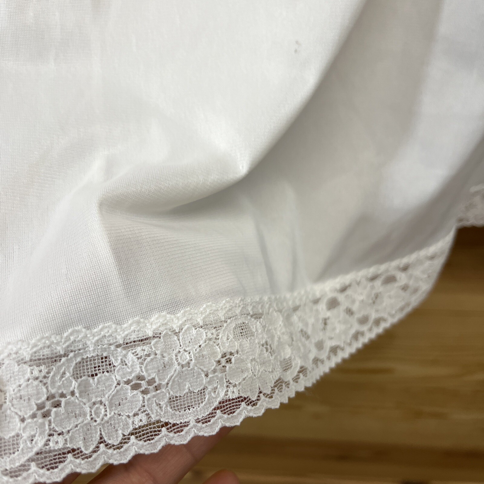 Vtg Vanity Fair Full Slip 36 White V-Neck Lace Trim Nylon Antron Made in USA B84