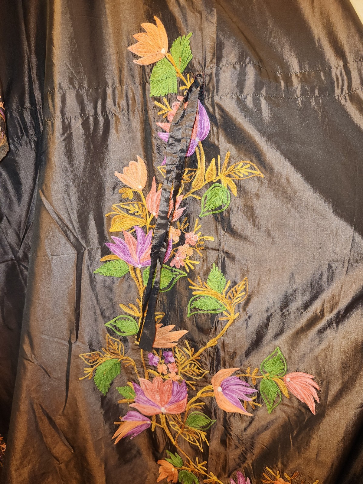 Vintage Brown Embroidered Floral Caftan Dess Loungewear Boho Hippie One Size