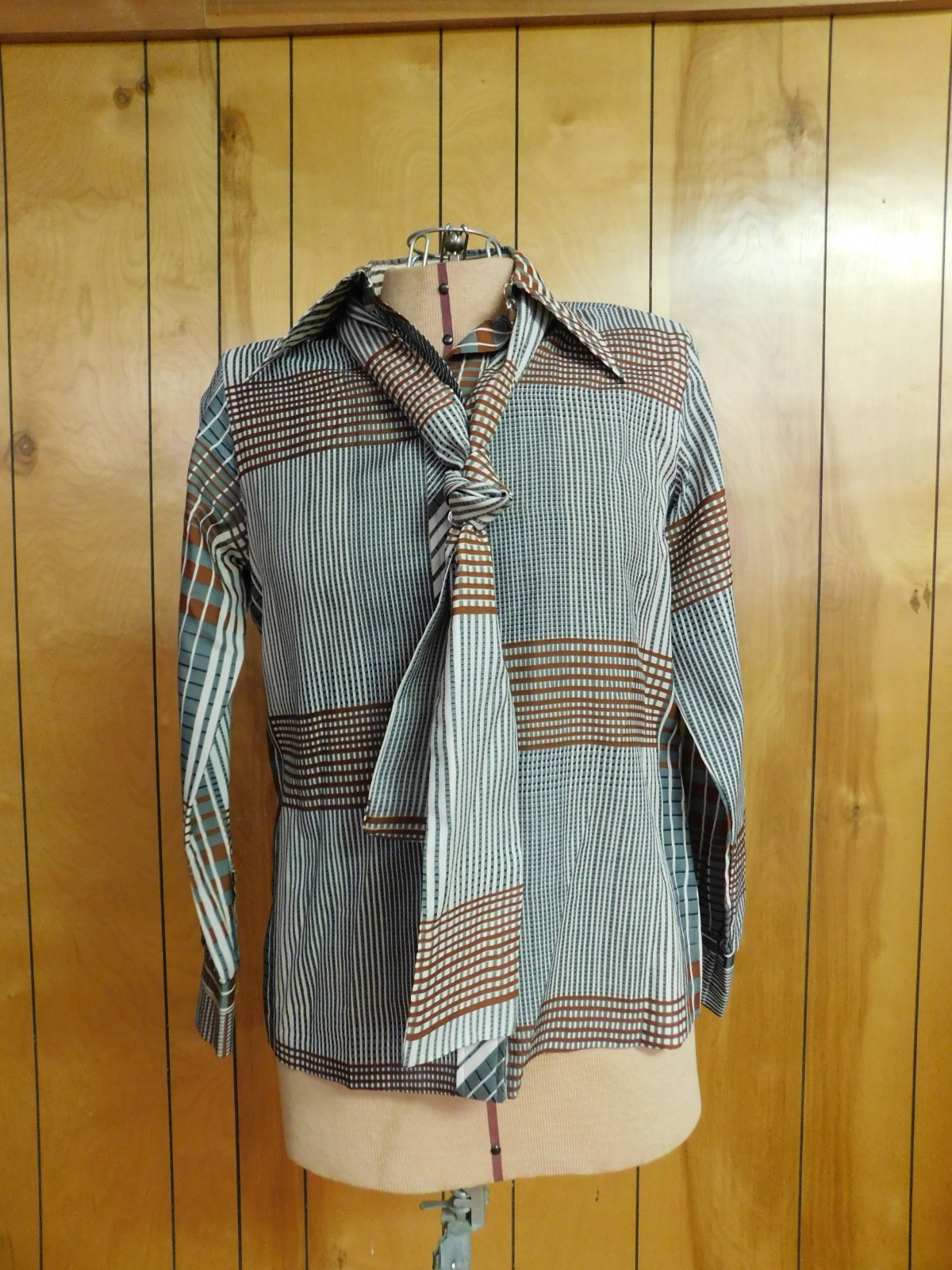 Vintage LADY ARROW Brown Blouse Top w/ Scarf 40″ Bust