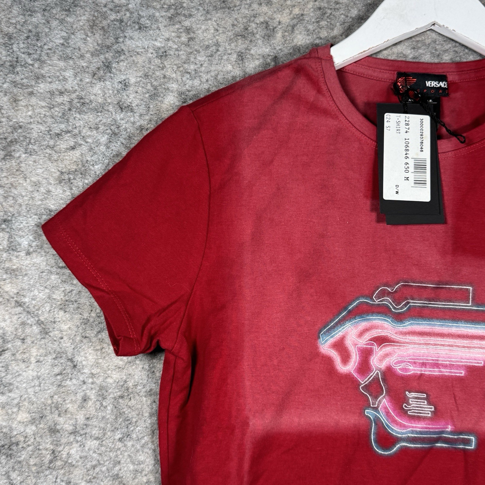 Vintage Y2K NWT Womens Versace Sport Logo Red Graphic T Shirt Size M 17×23